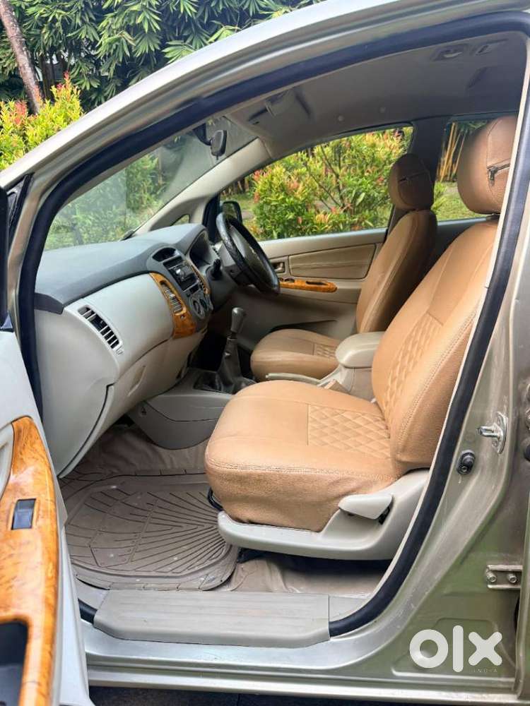 Toyota Innova 2.5 G (diesel) 8 Seater, 2010, Diesel