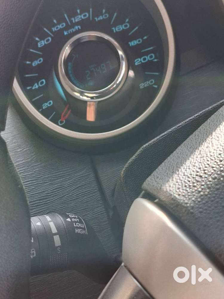 Mahindra Xuv500 2017 Diesel 27500 Km Driven