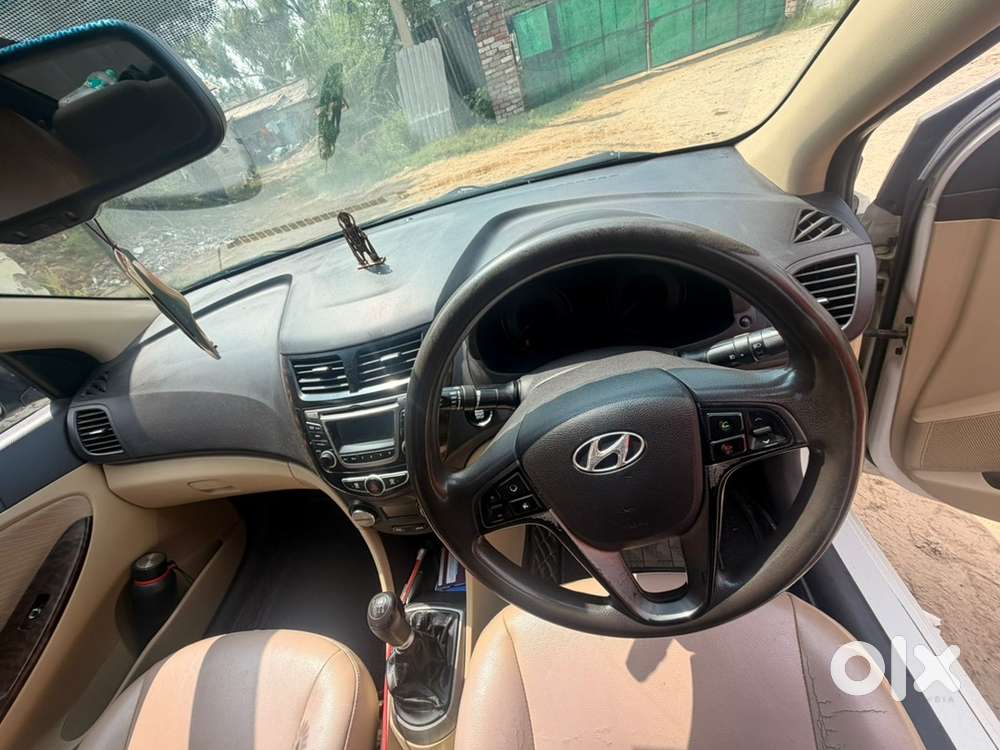 Hyundai Fluidic Verna 2015