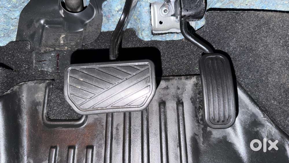 Maruti Suzuki Grand Vitara 1.5 Alpha Plus Intelligent Hybrid Ecvt, 2..
