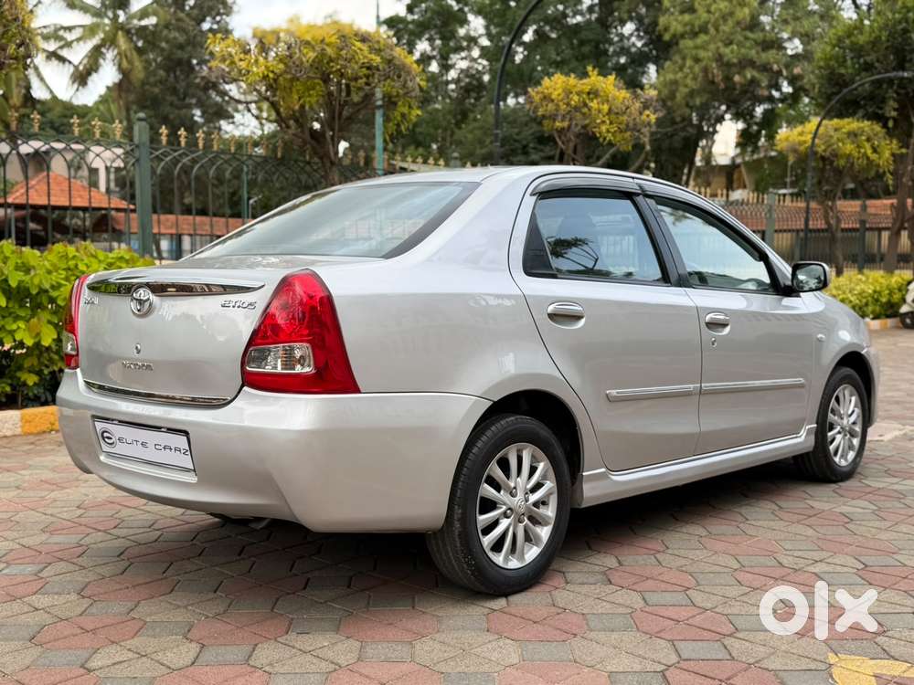 Toyota Etios V, 2011, Petrol