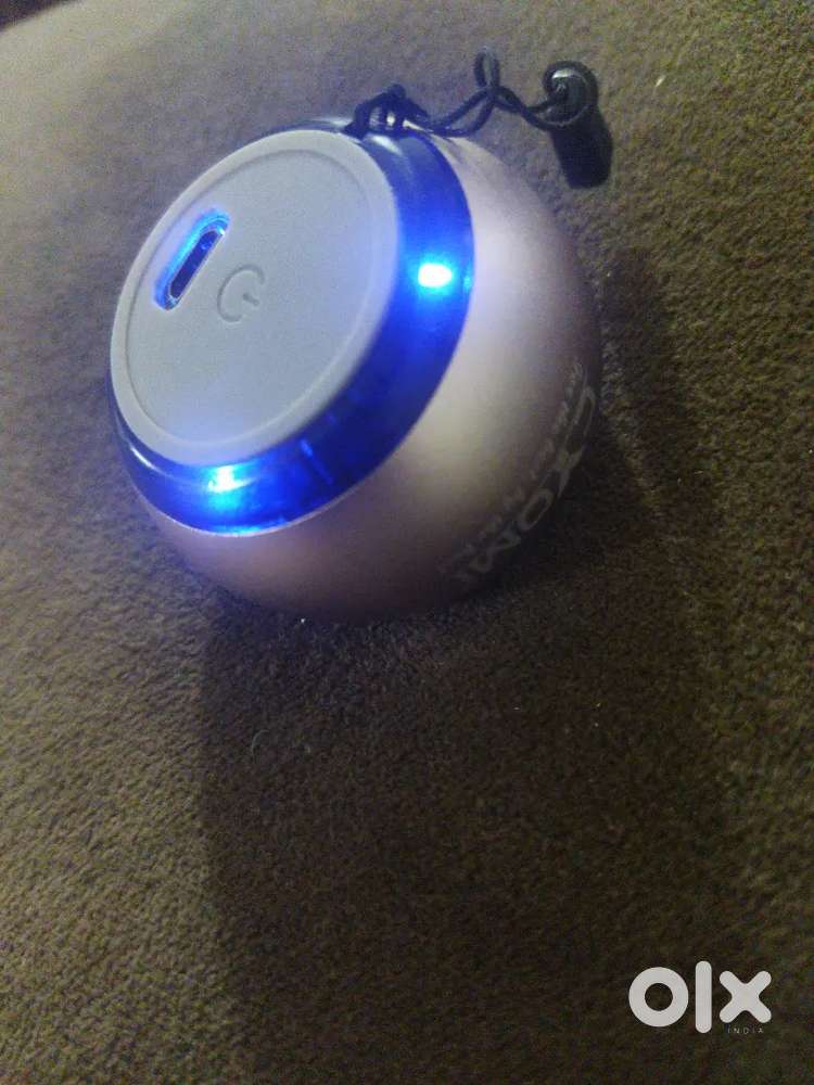 CYomi 610 mini speaker with charging cable