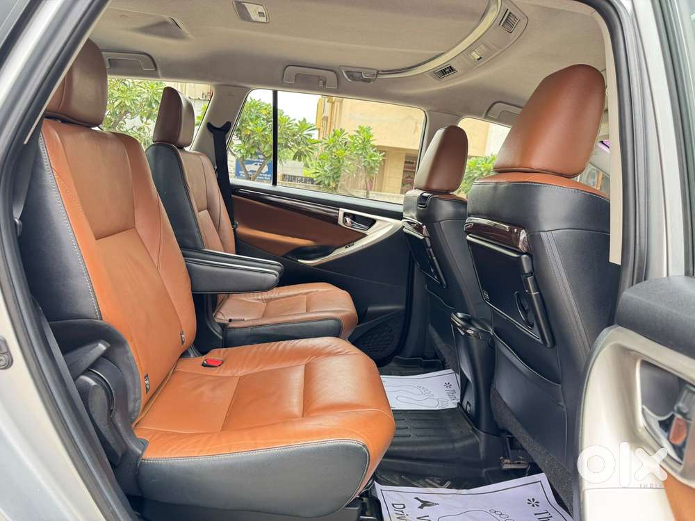 Toyota Innova Crysta 2.8z Automatic, 2016, Diesel