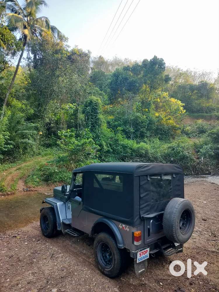 Mahindra Jeep 2000