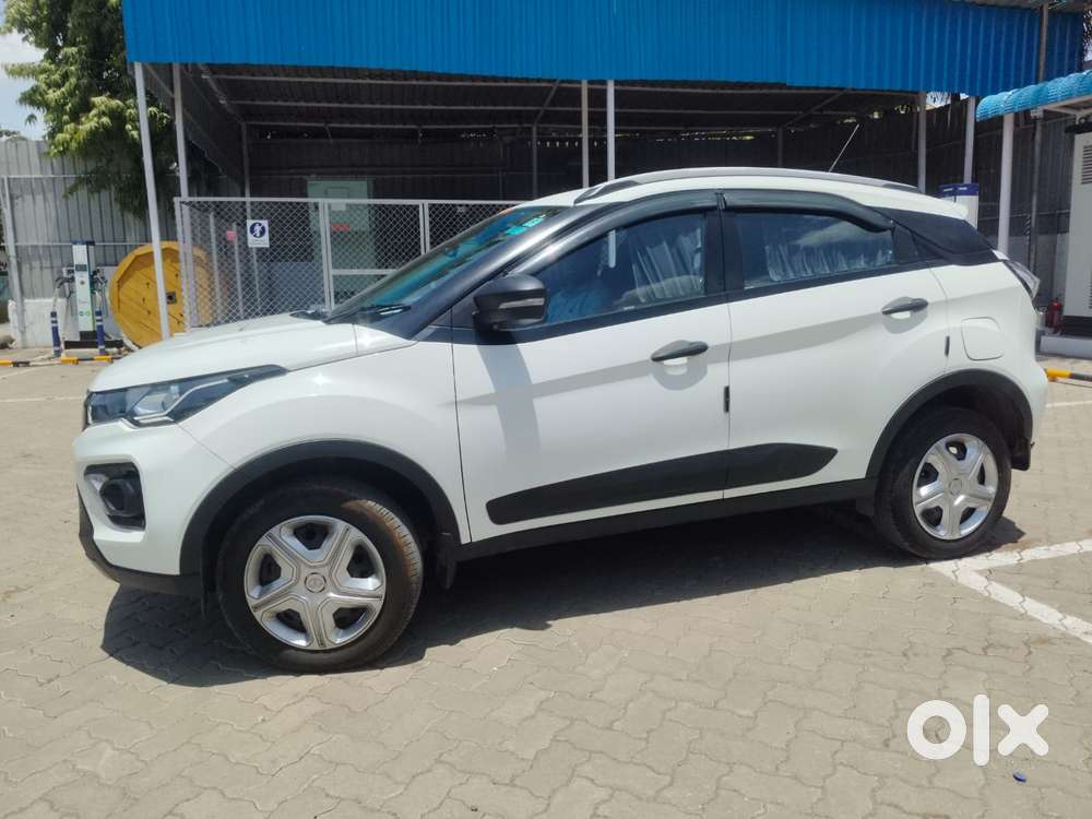 Tata Nexon 1.2 Revotron Xm (s), 2023, Petrol