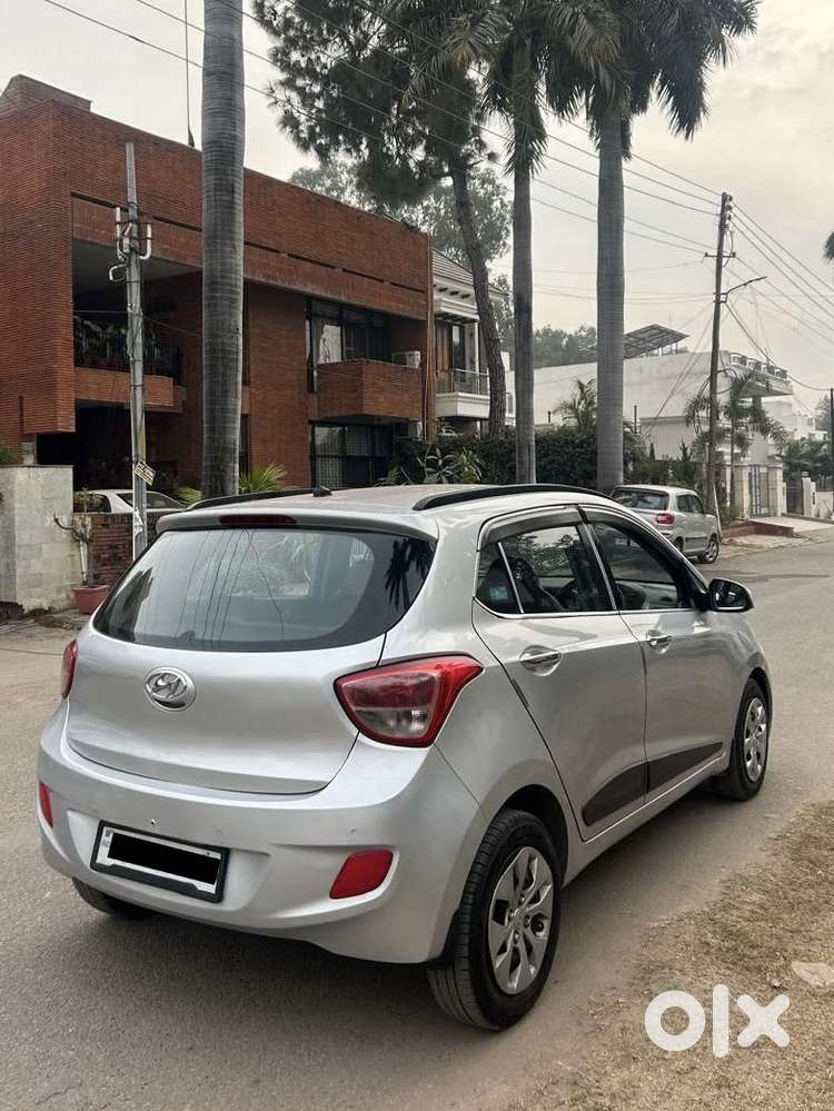 Hyundai Grand I10 Sportz, 2015, Petrol