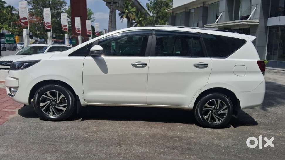 Toyota Innova Crysta 2.4 V 8 Str, 2024, Diesel