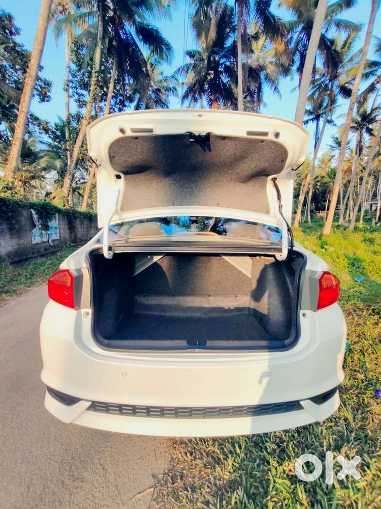 Honda City V Mt Exclusive, 2022, Petrol