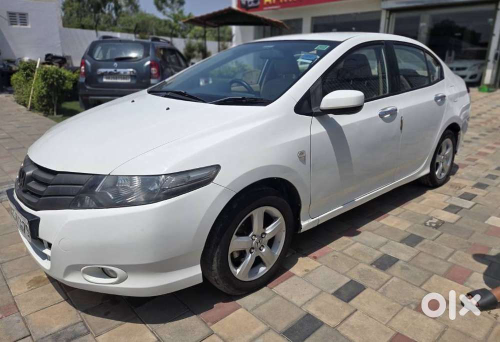 Honda City V At Exclusive, 2011, Petrol