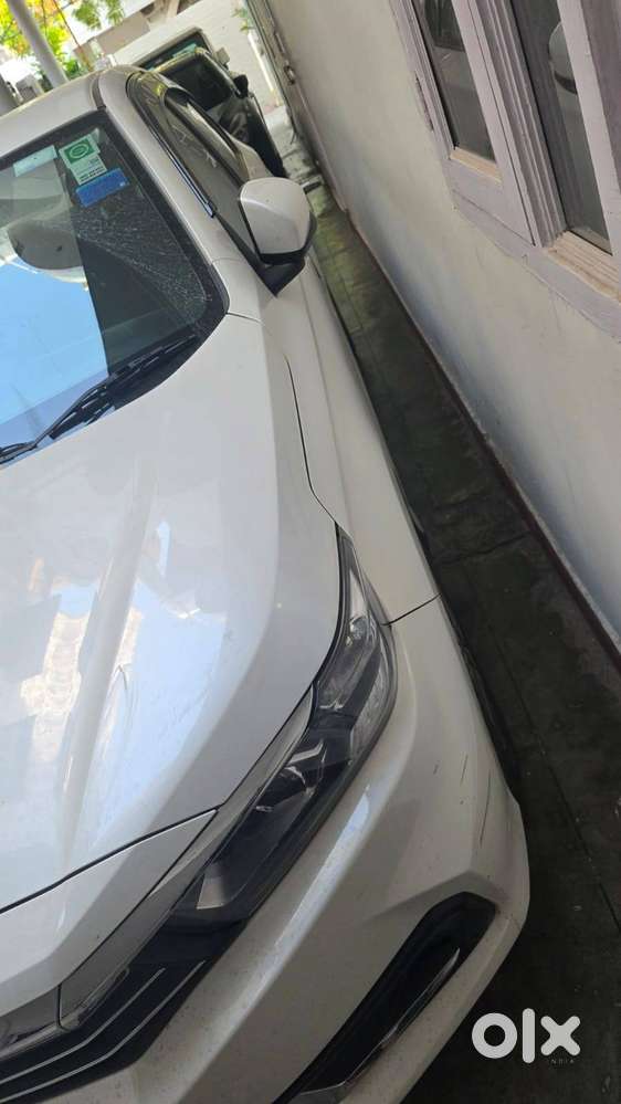 Honda Amaze 2nd Gen Vx Cvt White Color 2024 Model