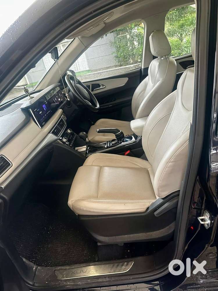 Mahindra Xuv700 2022 Petrol Automatic