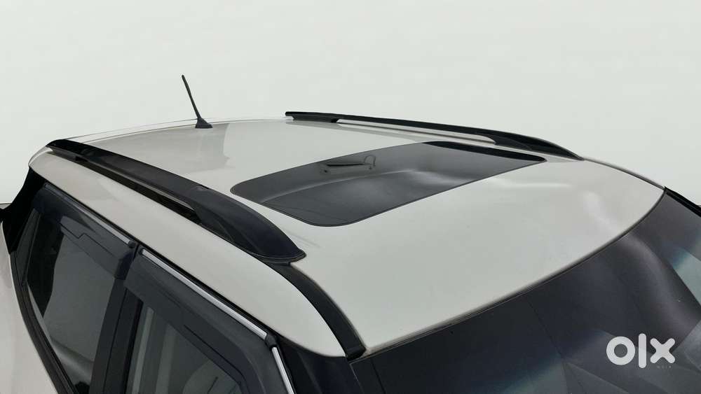 Mahindra Xuv300 1.2 W8 (o) Amt Petrol, 2023, Petrol