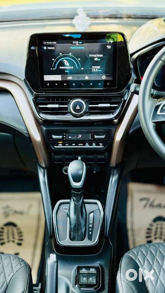 Maruti Suzuki Grand Vitara 1.5 Alpha Plus Intelligent Hybrid Ecvt, 2..