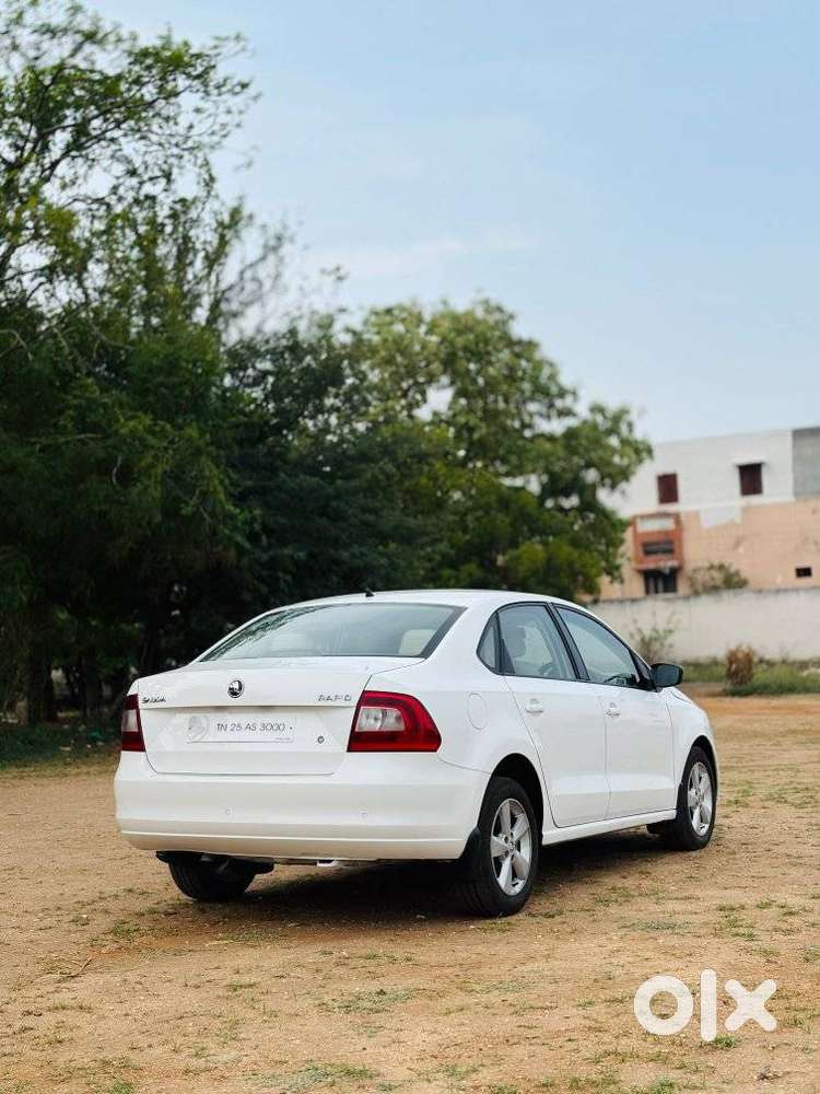 Skoda Rapid 1.5 Tdi Ambition With Alloy Wheel, 2015, Diesel