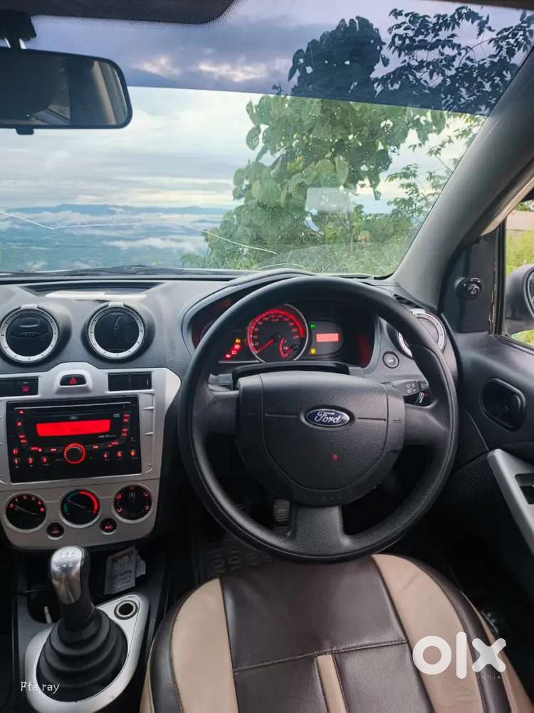 Ford Figo Petrol Titanium 2012