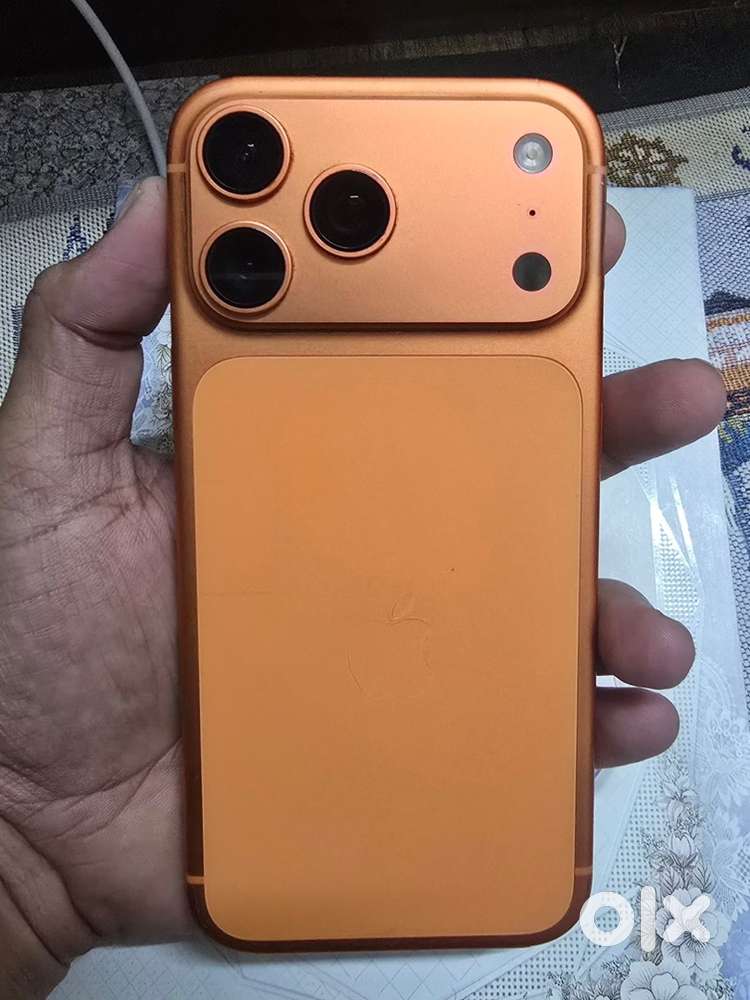 Iphone 17 pro max 256 97% battery health new condition
