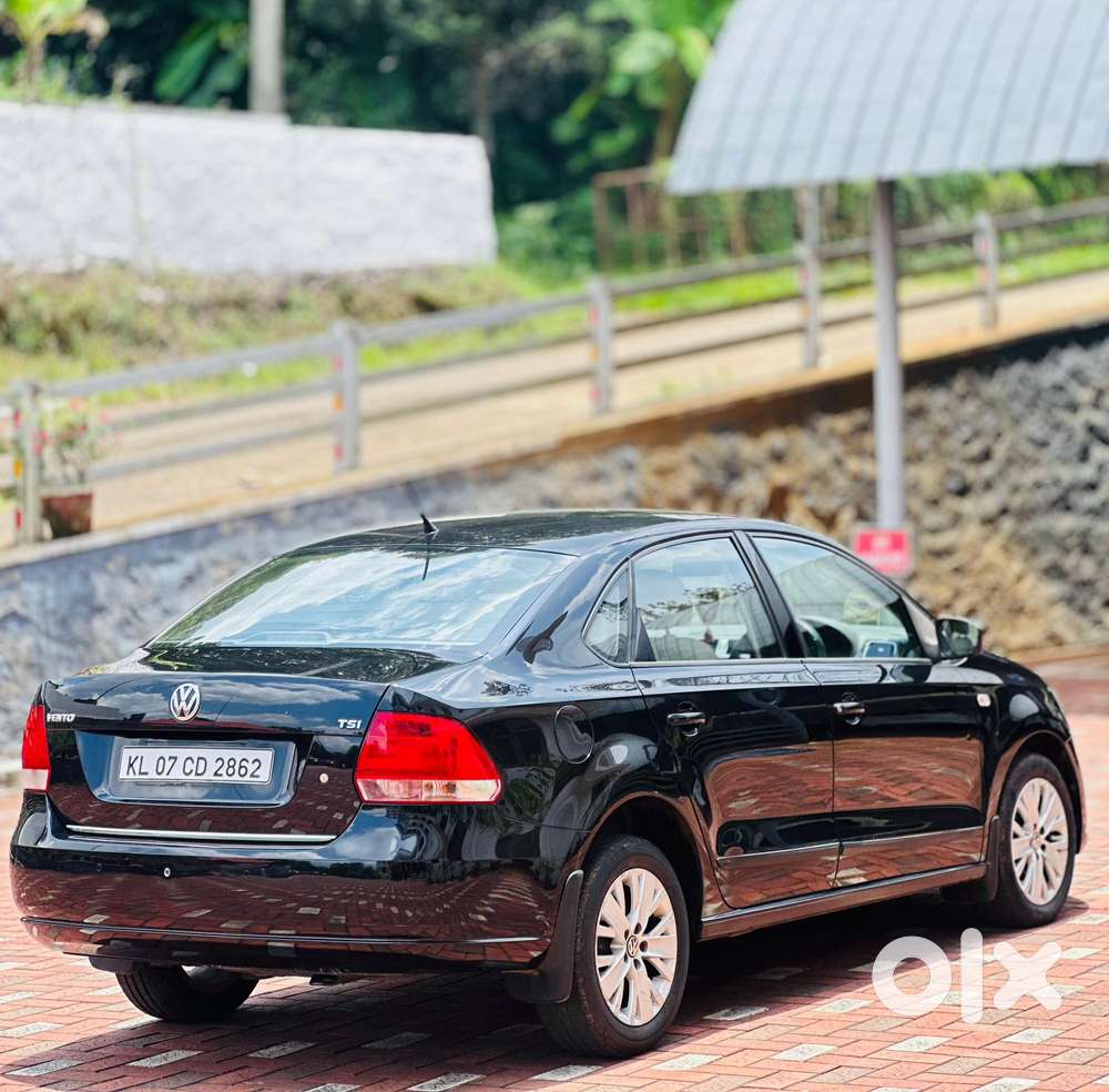 Volkswagen Vento 1.5 Highline Plus At 16 Alloy, 2015, Petrol
