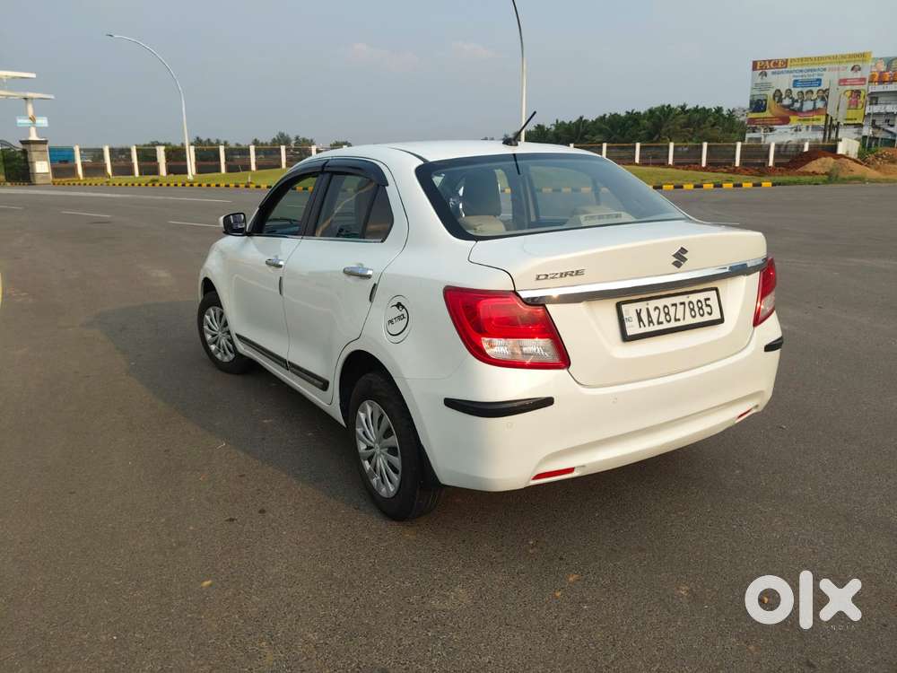 Maruti Suzuki Dzire 1.2 Vxi, 2022, Petrol