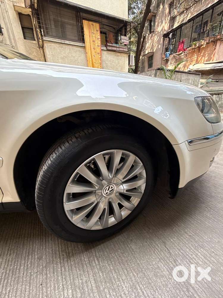 Volkswagen Phaeton 2010 Petrol 33500 Km Driven