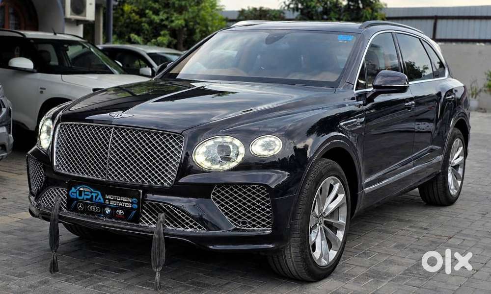 Bentley Bentayga V8 Petrol, 2023, Petrol
