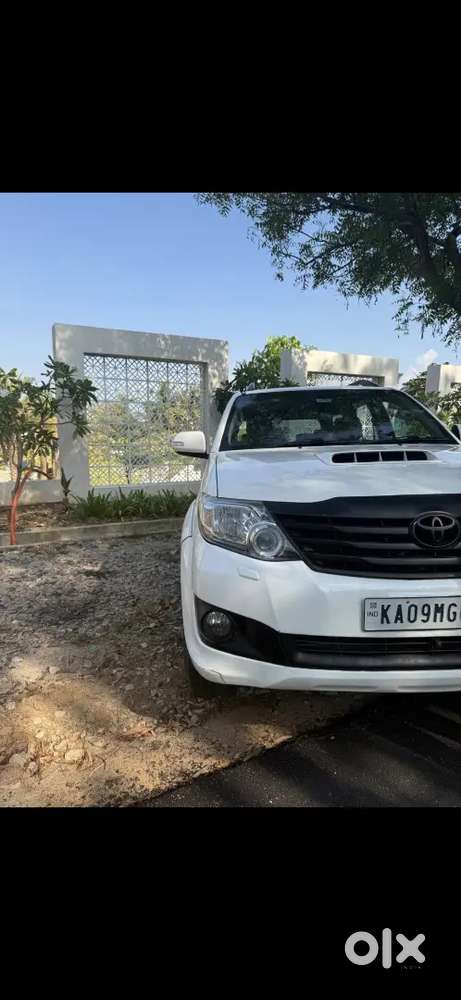 Toyota Fortuner  2014 Diesel 98000 Km Driven