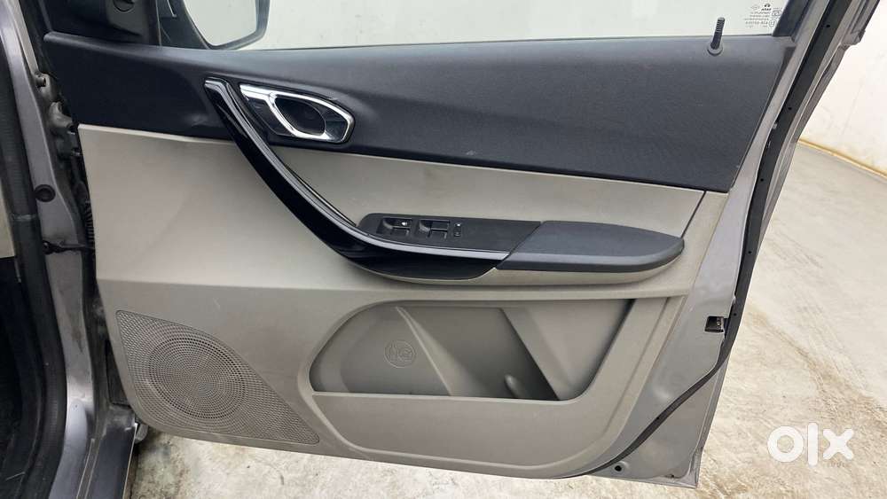 Tata Tiago 1.2 Revotron Xza, 2019, Petrol