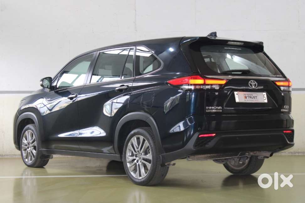 Toyota Innova Hycross 2.0 Zx Hybrid 7 Str, 2023, Petrol