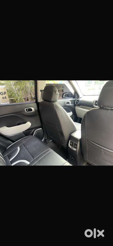 Hyundai Venue Petrol 2024