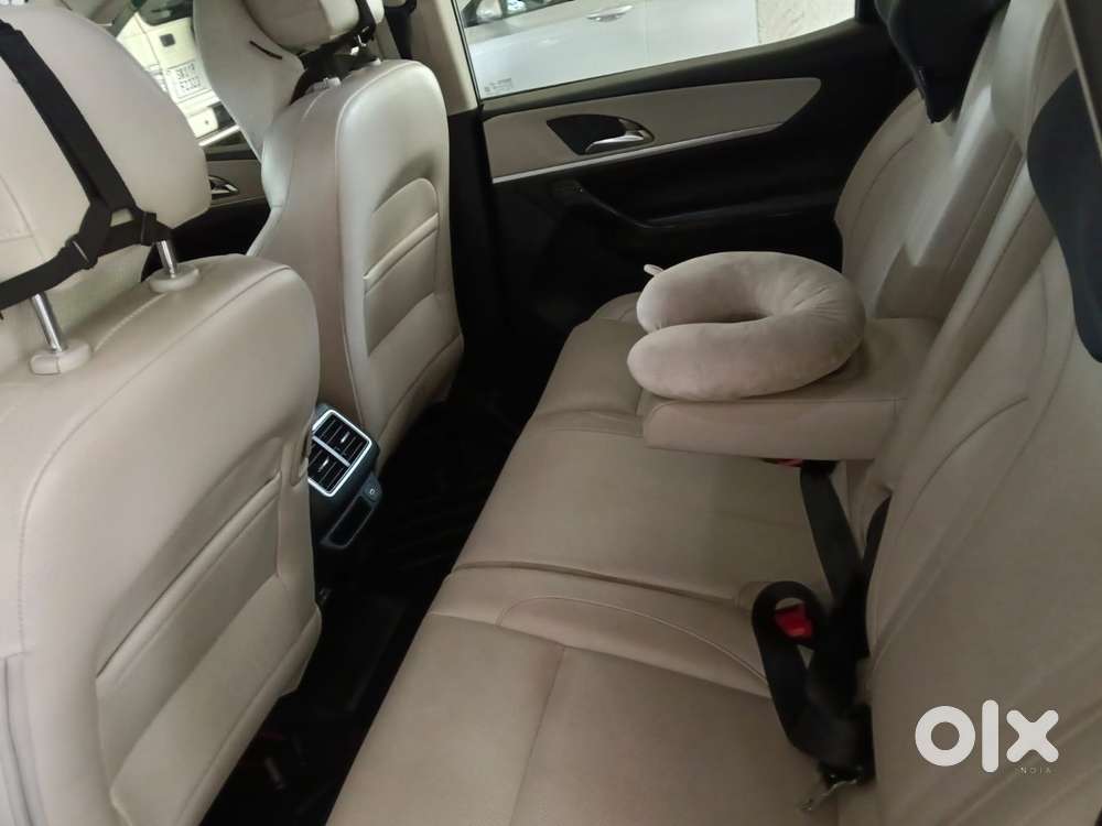 Mahindra Xuv700 2.2 Ax 7 Diesel At Luxury Pack Str Awd, 2023, Diesel