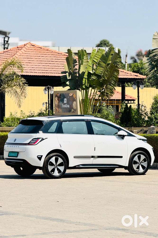 Mg Windsor Ev Essence, 2024, Electric