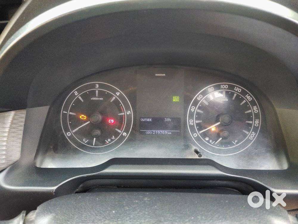 Toyota Innova Crysta 2.4 G Plus Mt 8 Str, 2017, Diesel