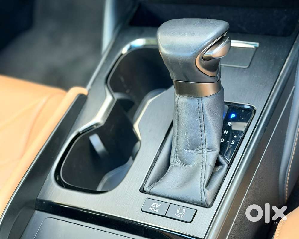 Lexus Es 300h Luxury, 2024, Petrol