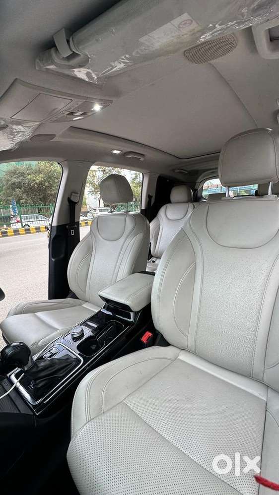 Mahindra Xuv700 2023 Diesel Well Maintained