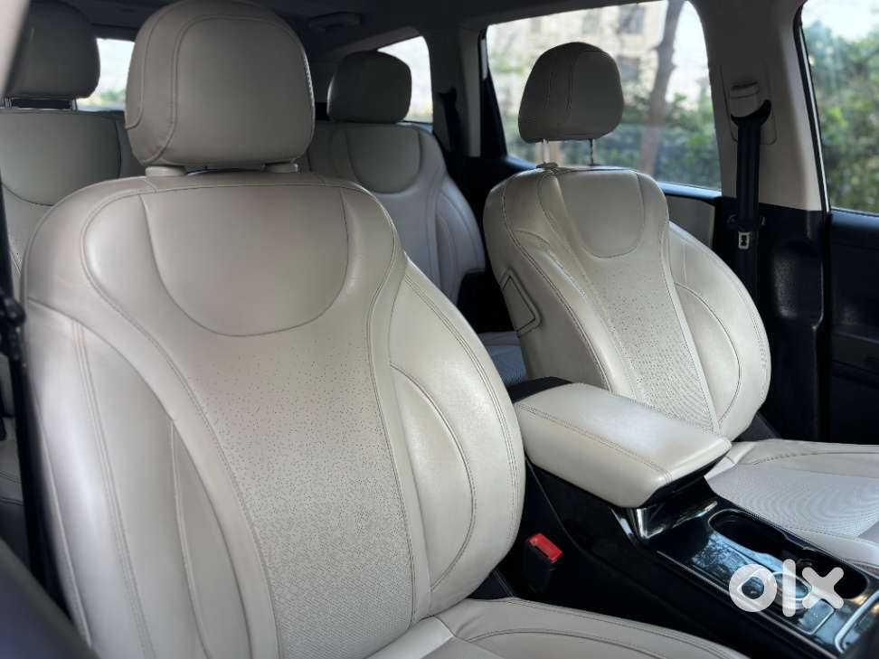 Mahindra Xuv700 Ax7 Luxury Pack Awd, 2022, Diesel