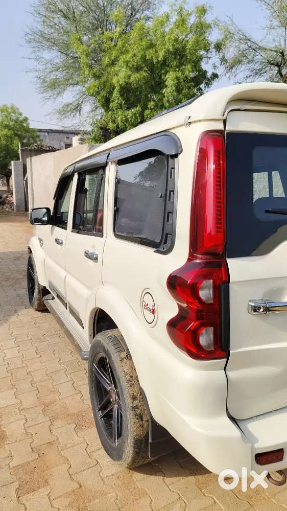 Mahindra Scorpio Classic 2021 Diesel Manual