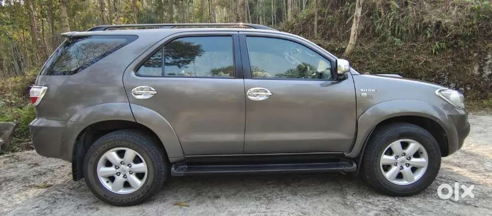 Excellent Condition Less Driven Toyota Fortuner 2010 4x4 For Sale.