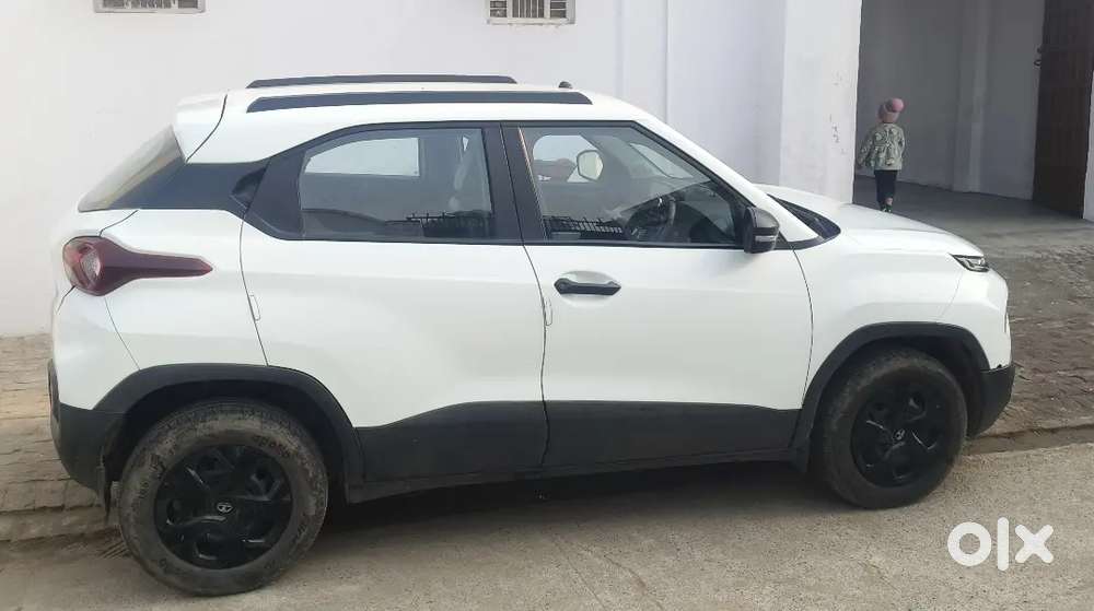 Punch 2023 Petrol 38000 Km Driven First Owner