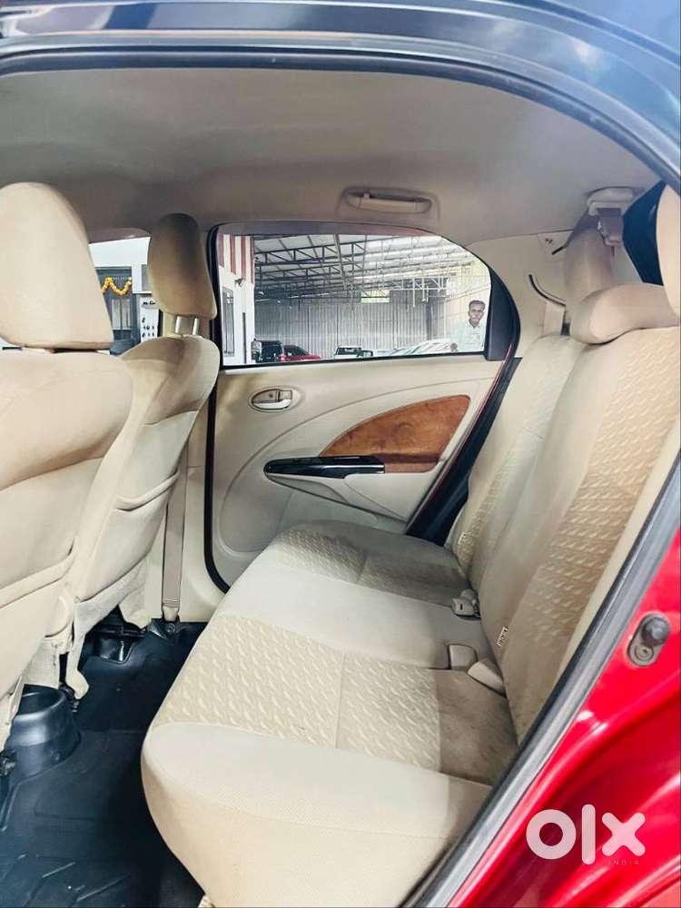 Toyota Etios Liva V Dual Tone, 2018, Petrol