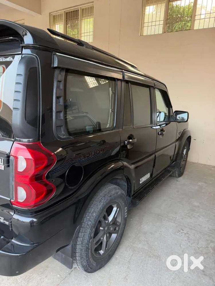 Mahindra Scorpio Classic 2021