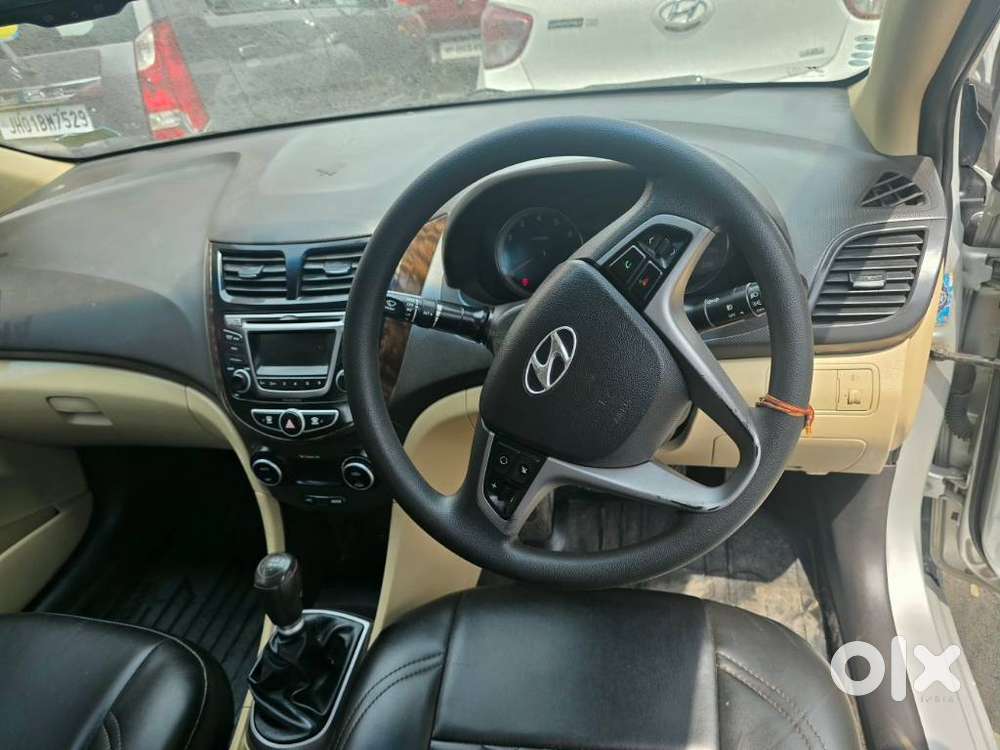 Hyundai Verna Fluidic 1.6 Vtvt Sx, 2015, Petrol