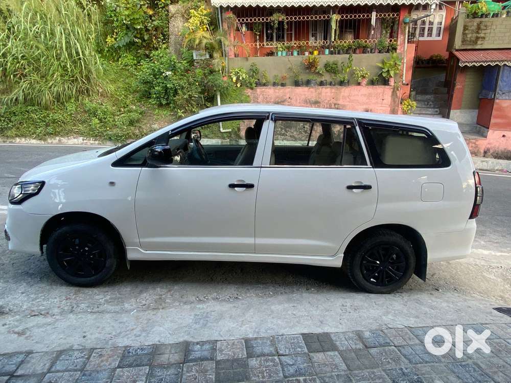 Toyota Innova 2012-2013 2.5 E Diesel Ps 8-seater, 2012, Diesel