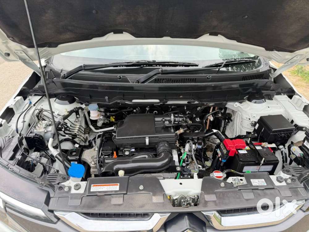 Maruti Suzuki Brezza 1.5 Vxi Smart Hybrid, 2025, Petrol