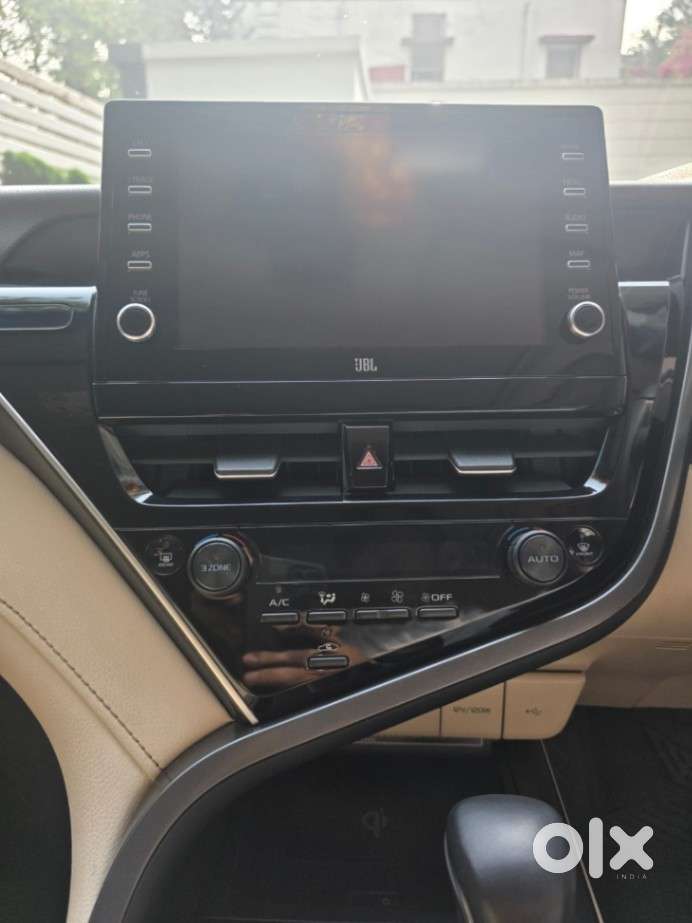 Toyota Camry Hybrid, 2024, Electric