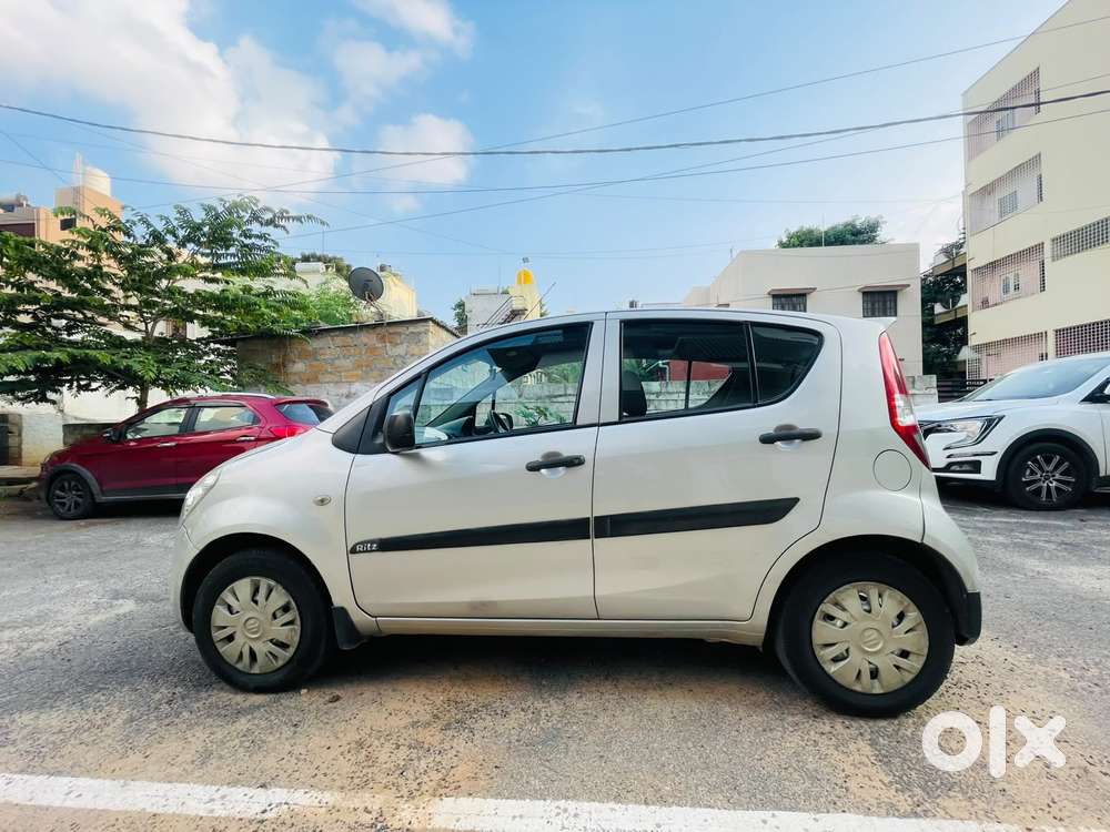 Maruti Suzuki Ritz Lxi, 2012, Petrol