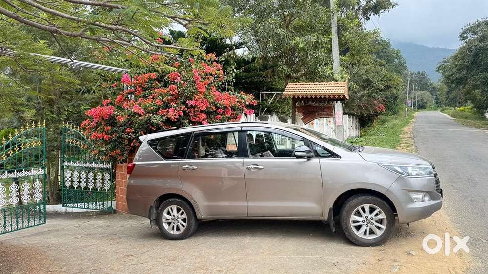 Toyota Innova Crysta 2016 Diesel Well Maintained