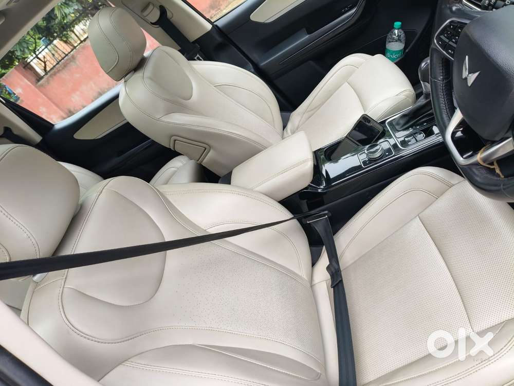 Mahindra Xuv700 2.2 Ax 7 Diesel At Str, 2022, Diesel