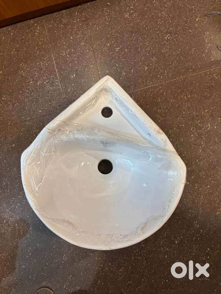 Corner washbasin