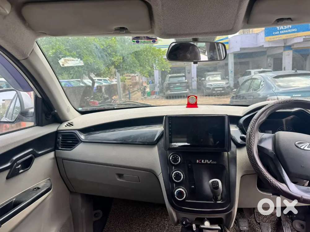 Mahindra Kuv 100 2017