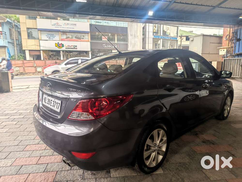 Hyundai Verna Fluidic 1.6 Vtvt Sx, 2012, Petrol