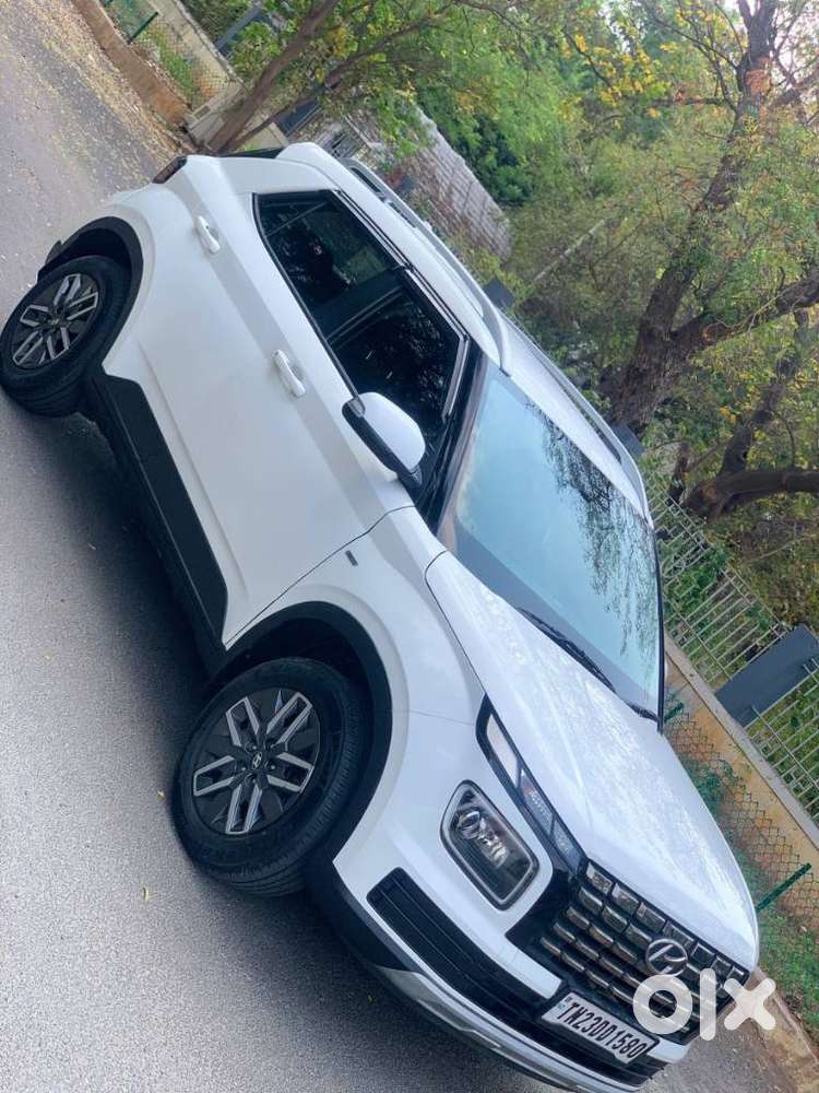 Hyundai Venue 1.0 S (o) Turbo Dct, 2023, Petrol